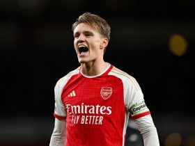 “when-are-you-allowed-to-celebrate?”-–-arsenal-star-martin-odegaard-hits-back-at-carragher-after-liverpool-icon’s-criticism-of-post-match-celebrations