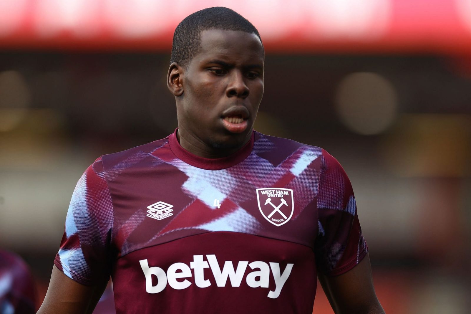 “he-can-be-physical,-just-ask-his-cat”-–-manchester-united-tv-commentator-takes-brutal-dig-at-kurt-zouma