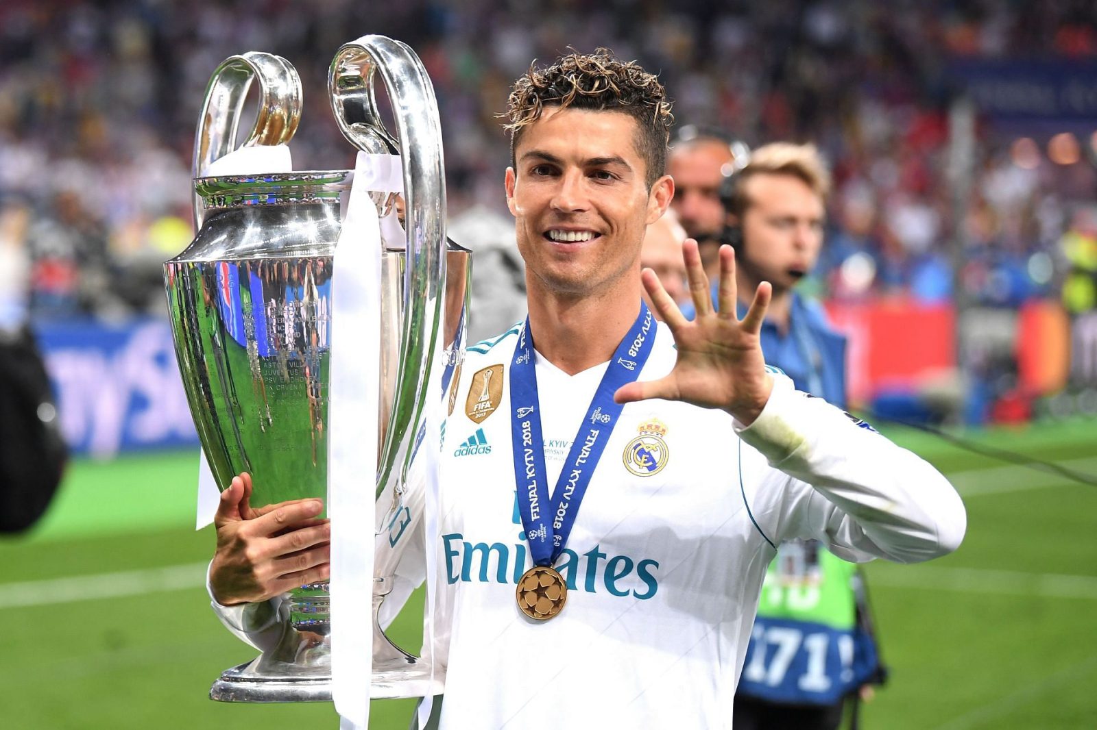 “i-learned-many-things-from-him”-–-former-real-madrid-defender-hails-cristiano-ronaldo-as-an-icon-and-making-him-feel-comfortable-at-santiago-bernabeu