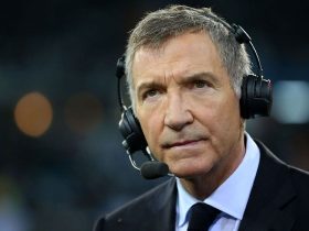 “you’d-like-to-think-he-had-evidence”-–-graeme-souness-urges-gary-neville-to-back-up-claims-about-teams-doping-while-playing-against-manchester-united