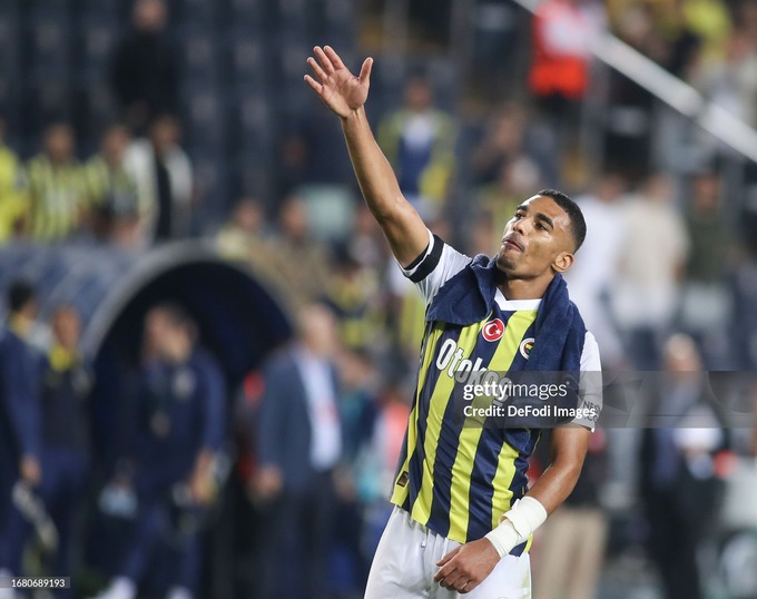 Alexander Djiku Hails Fenerbahce Fans for Epic Win