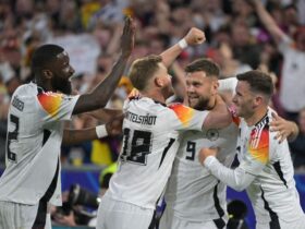 Scotland 5-1 in opening clash
