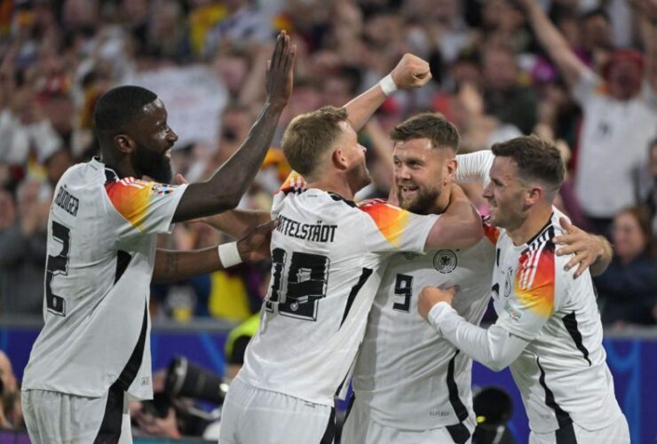 Scotland 5-1 in opening clash