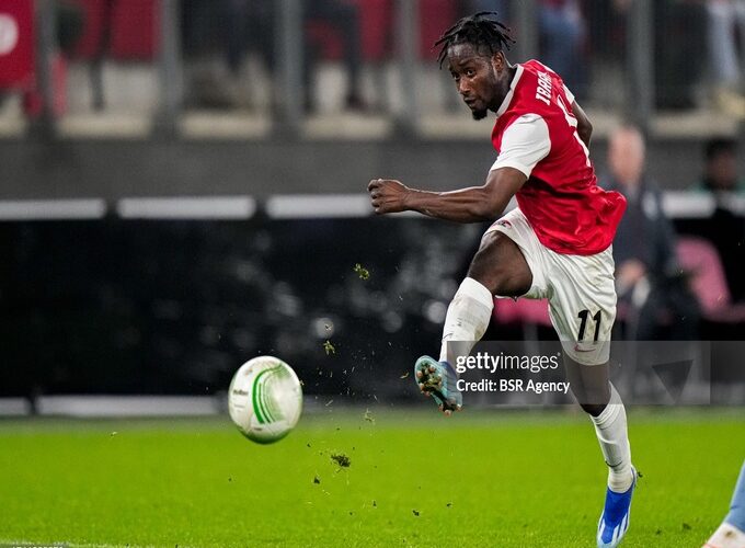 Ibrahim Sadiq Thrives in AZ Alkmaar's Victory Over Kortrijk