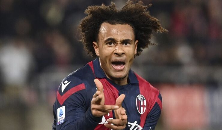 Manchester United close in on striker signing! After agreeing terms with Joshua Zirkzee, they aim to finalize a deal with Bologna.